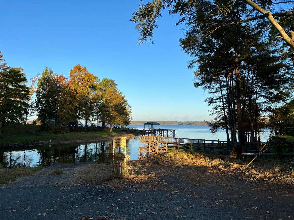 Driftwood Inn And Lodge By The Lake Zwolle Zewnętrze zdjęcie